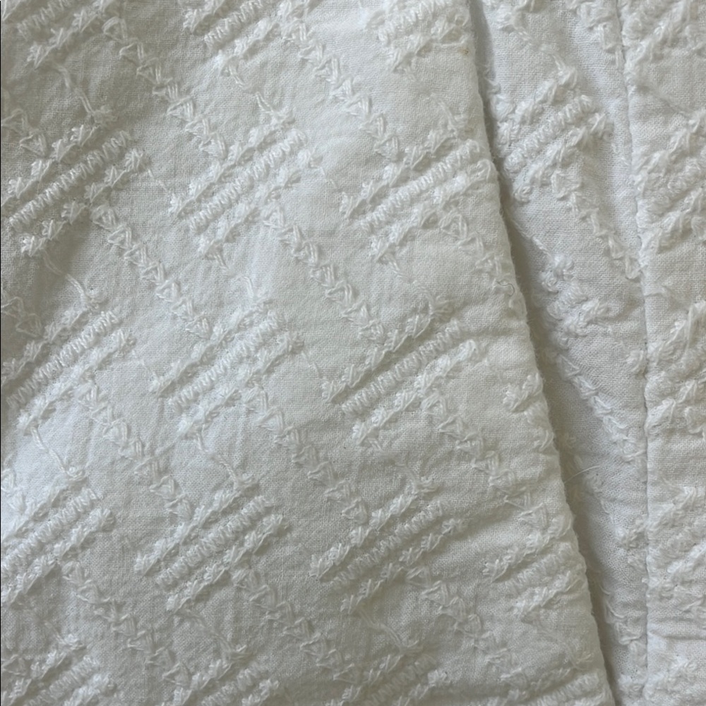 Banana Republic size 2 white textured shorts - Picture 4 of 9